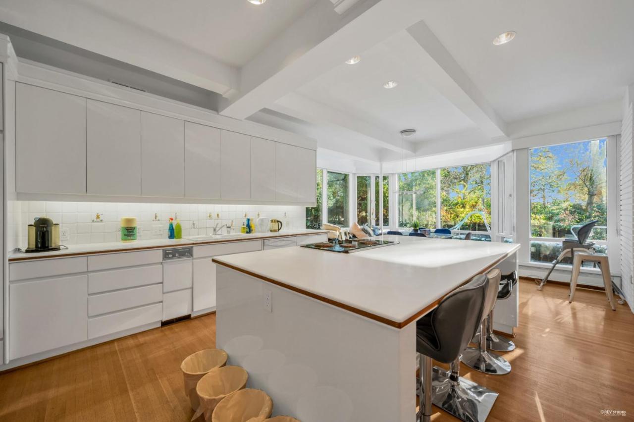 Historic Specious Home In Vancouver West Exterior photo